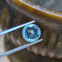 Load image into Gallery viewer, 2.43 Carat Round Aquamarine