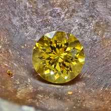 Load image into Gallery viewer, 1.54 Carat Precision Cut Round Mali Garnet