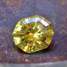 Load image into Gallery viewer, 1.96 Carat Grossular-Andradite Garnet from Mali Africa