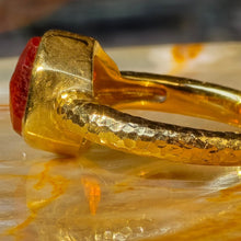 Load image into Gallery viewer, Side view of 22K yellow gold spessartite garnet crystal ring