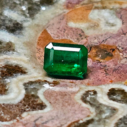 Emerald Cut Emerald from Columbia, AGL Report