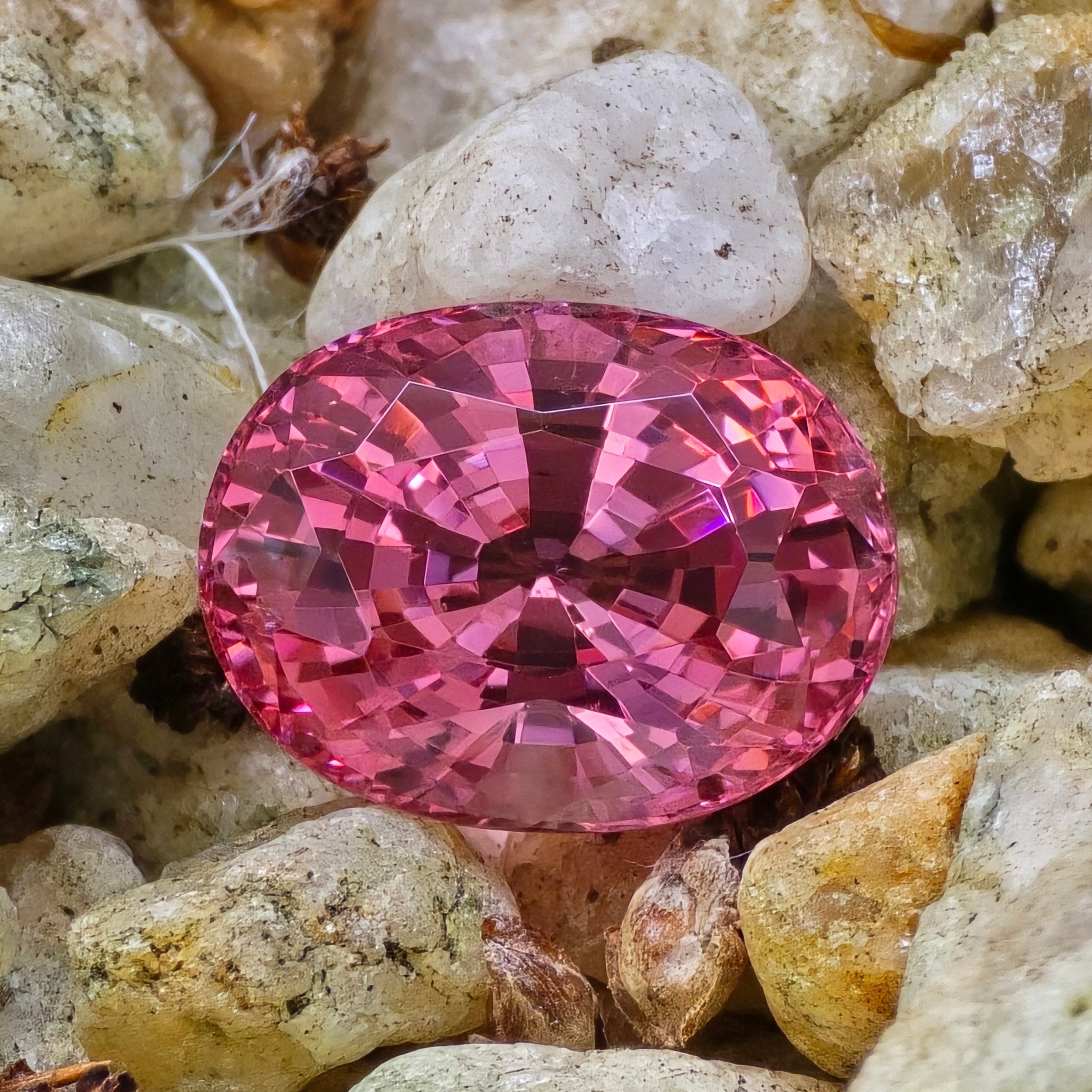 8.21 Carat Oval Purplish Pink Spinel from Tajikistan, GIA Report