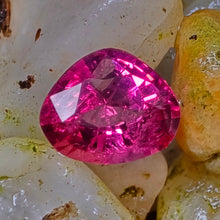 Load image into Gallery viewer, Pear Shape Natural Pink Spinel from Mahenge Tanzania

