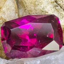 Load image into Gallery viewer, 2.00 Carat purple garnet from Mozambique
